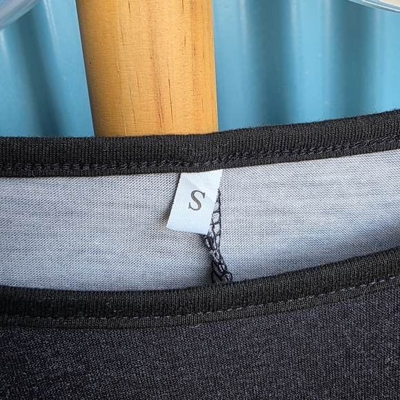 Gray Long Sleeve Sheath Dress with Crew Neck - Picture 8 of 8